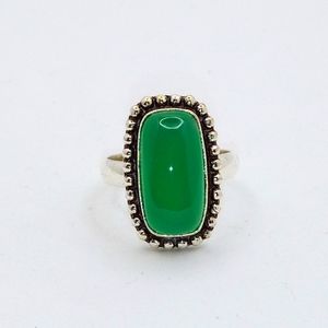 GENUINE GREEN ONYXSET IN STERLING SILVER